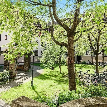 Peaceful Spot In The Centre - Light And Cozy Apartment